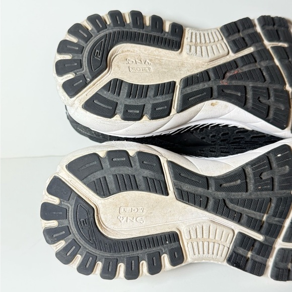 Brooks Women’s Adrenaline GTS 21, Black Running Shoes - Picture 9 of 9